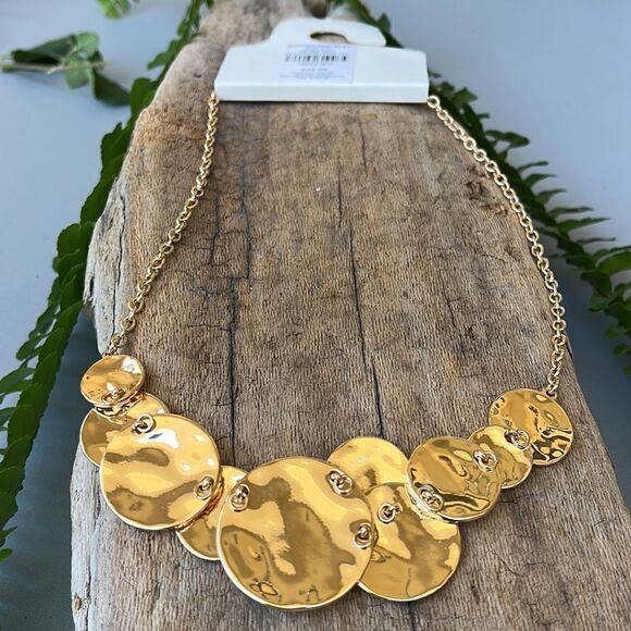 BANANA REPUBLIC GOLD DISC NECKLACE. NWT - Picture 4 of 6